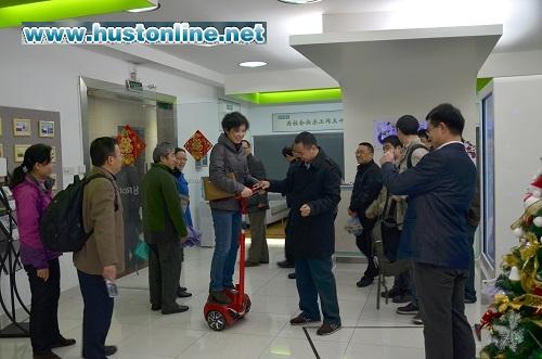 44118太阳成城集团自动化学院考察团参观易步科技.JPG